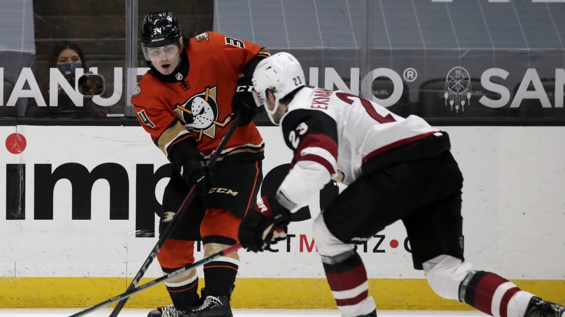 Henrique’s power-play goal in OT leads Ducks past Coyotes