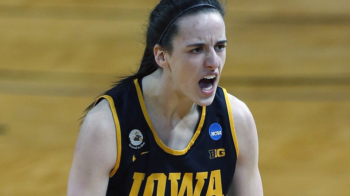 Clark scores 35 for Iowa women in NCAA win over Kentucky