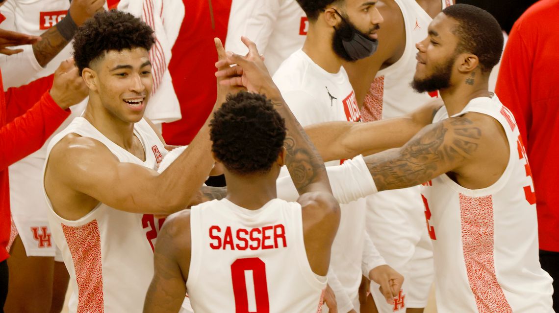 No. 7 Houston to AAC title game with 76-74 win over Memphis