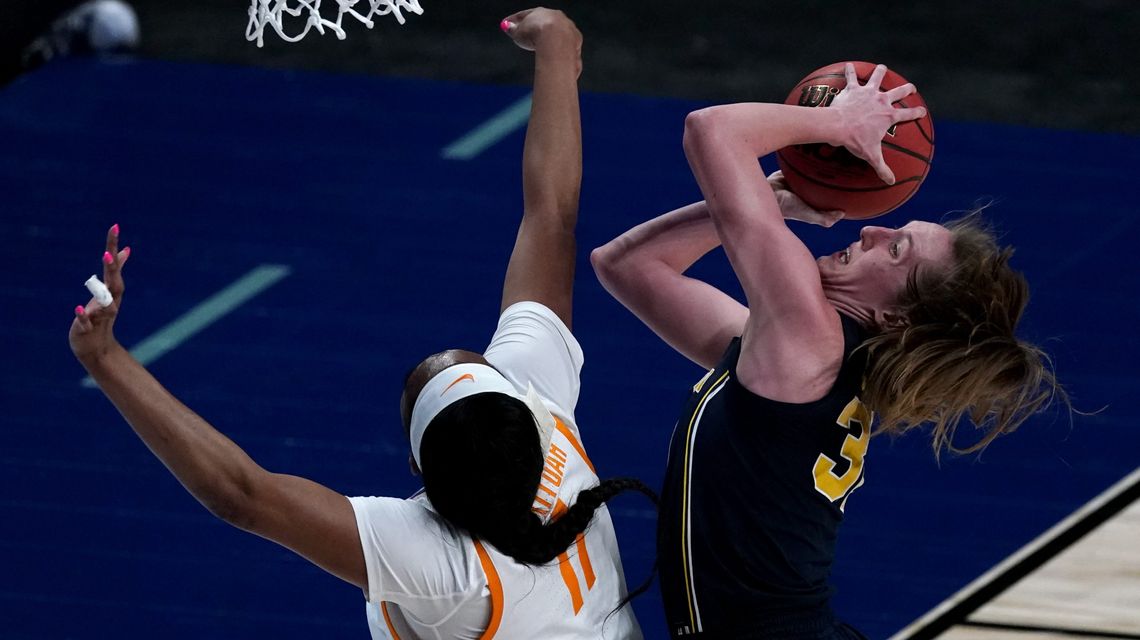 Michigan women reach Sweet 16 for first time, beat Tennessee
