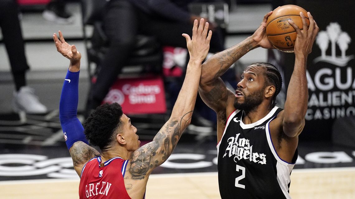 Leonard leads Clippers past 76ers in Rivers’ first game back