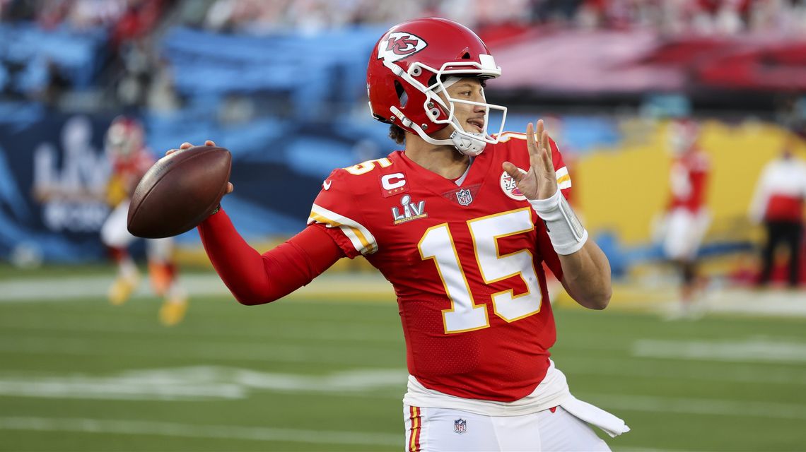 Chiefs expect Mahomes by summer; Fisher, Schwartz by fall
