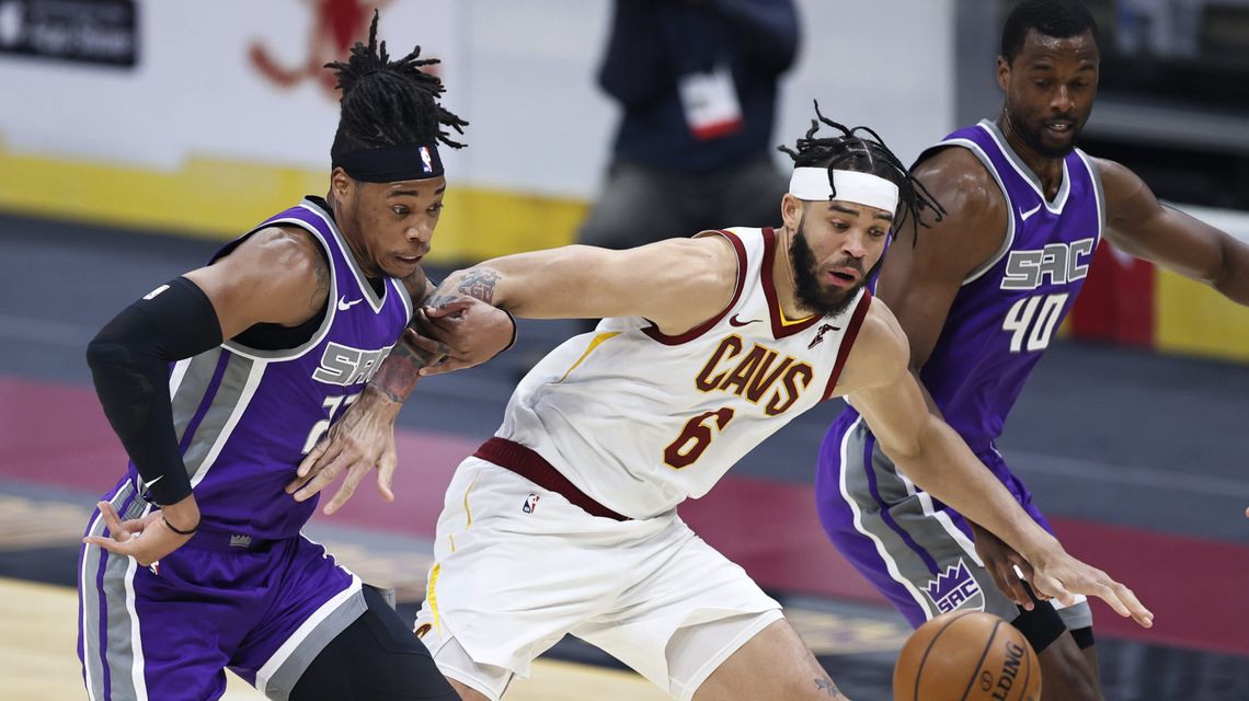 AP source: Nuggets acquire center JaVale McGee from Cavs