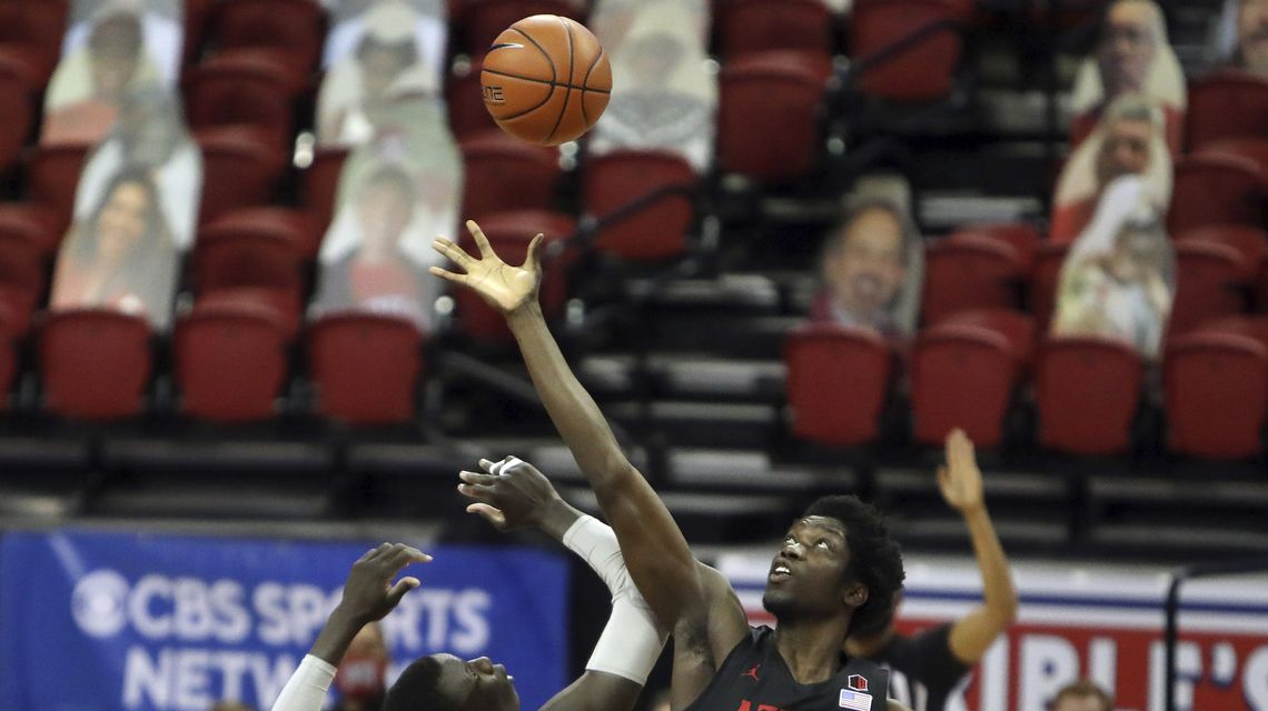 No. 19 San Diego State beats UNLV 71-62 for 2nd MWC title