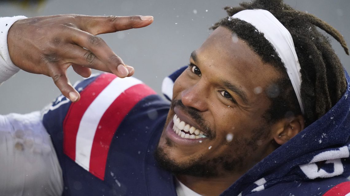 AP source: Patriots completing 1-year deal to re-sign Newton