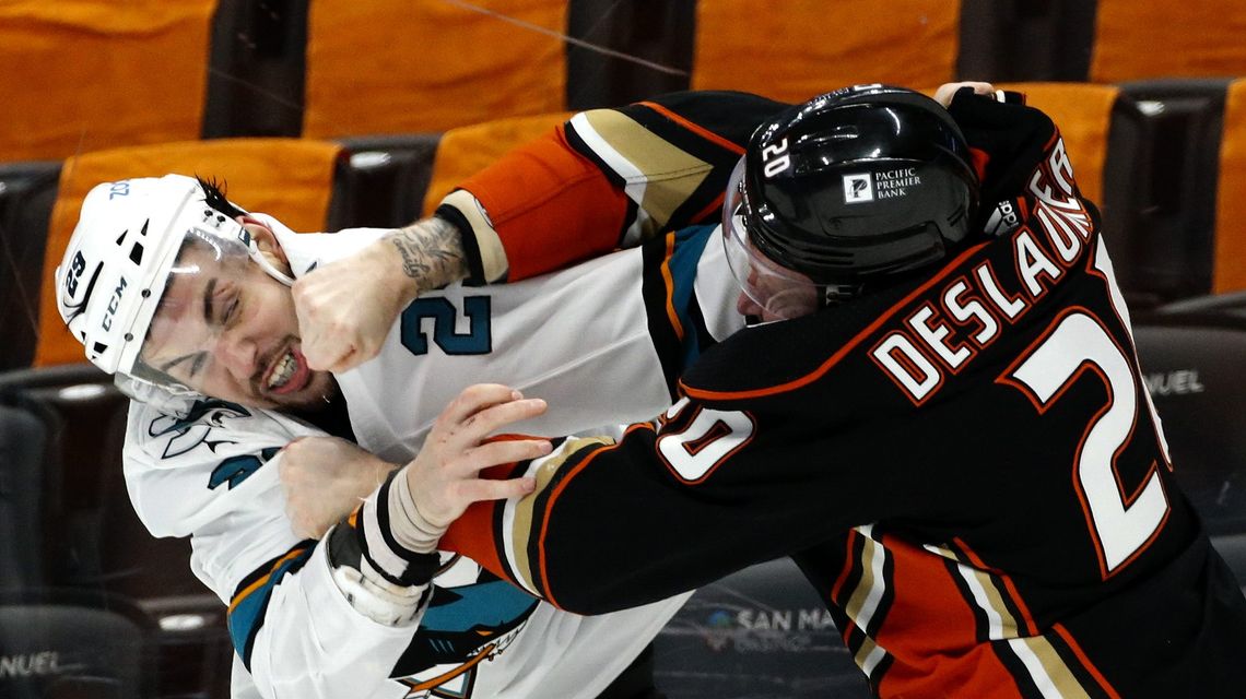 Dubnyk makes 34 saves in Sharks’ 6-0 win over Ducks