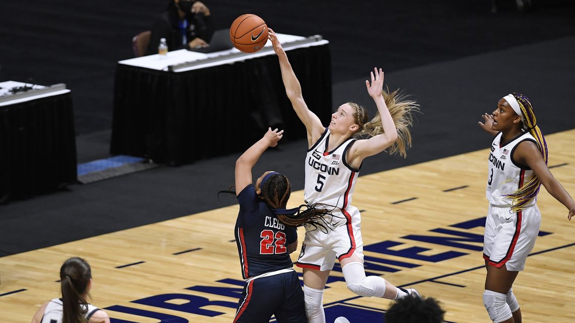 Bueckers leads top-ranked UConn over St. John’s in Big East