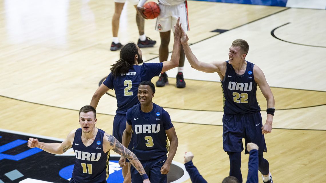Oral Roberts shocks Ohio State, first big upset of NCAAs