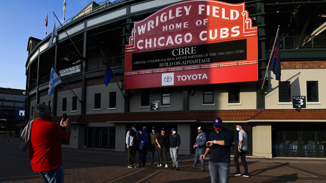 Cubs, Sox to let some fans into stands as COVID numbers fall