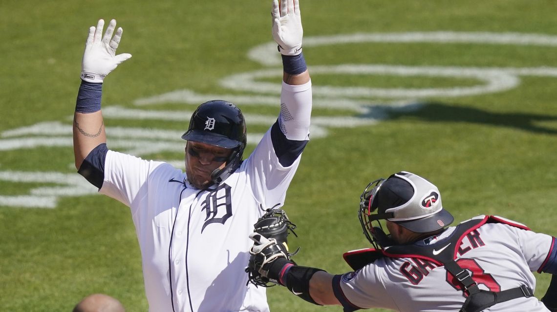 Twins rally for 3-2 victory over Baddoo, Tigers