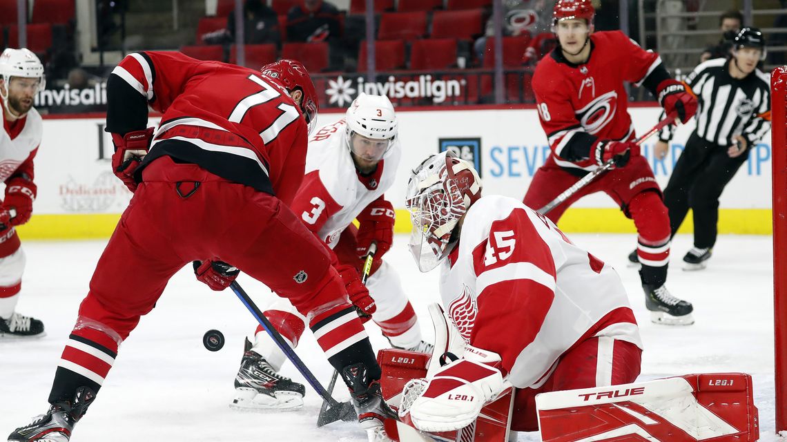 Red Wings upend Hurricanes with 3-1 victory