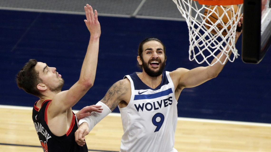 Towns, Russell push Wolves to 121-117 win against Bulls