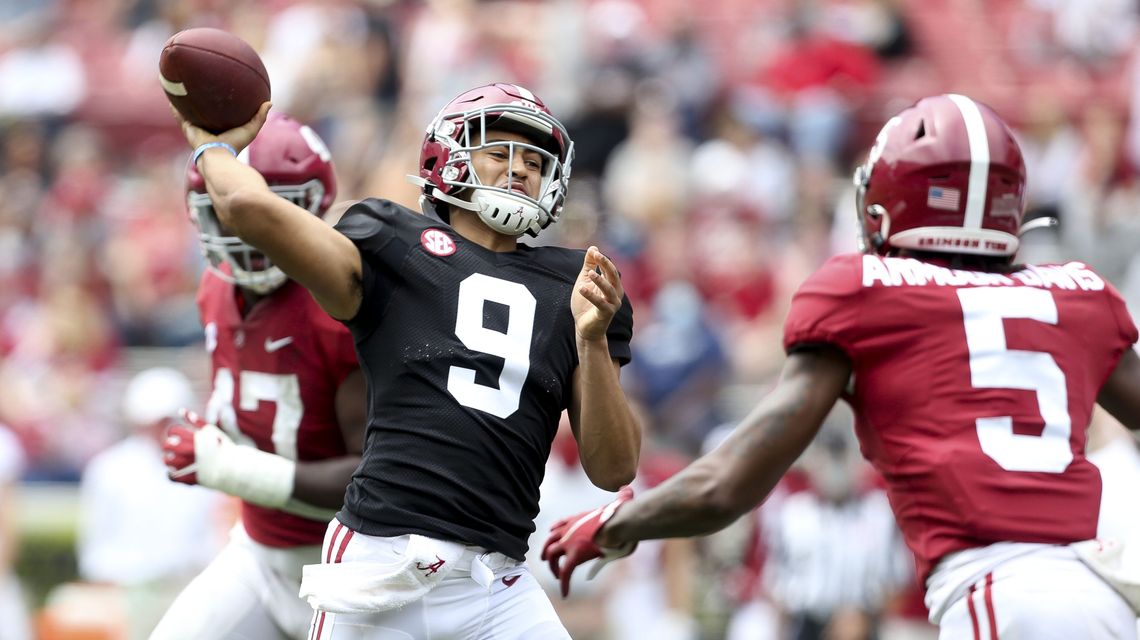 QB front-runner Young mostly shines in Alabama’s spring game