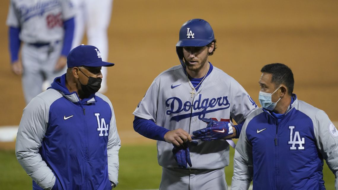 Dodgers star Bellinger has hairline fracture in left leg