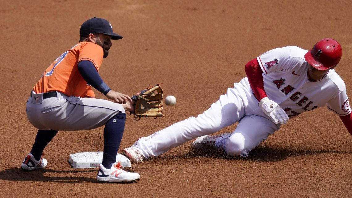 Carlos Correa’s 9th-inning homer puts Astros past Angels 4-2