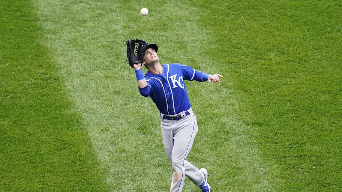 Taylor helps Royals top White Sox 4-3 in 10 innings