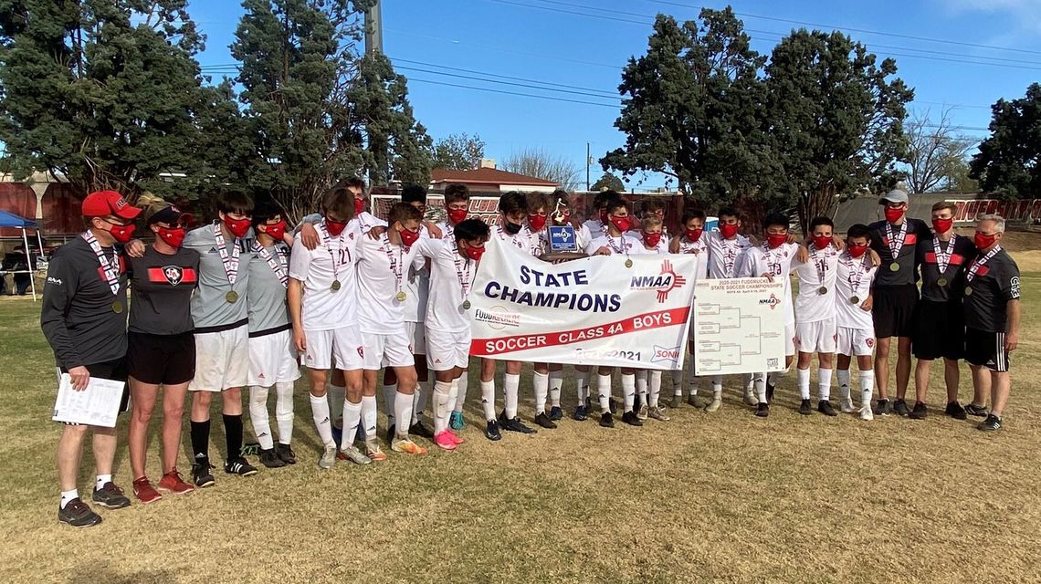 Albuquerque Academy claims 4A boys soccer state title after thrilling finish