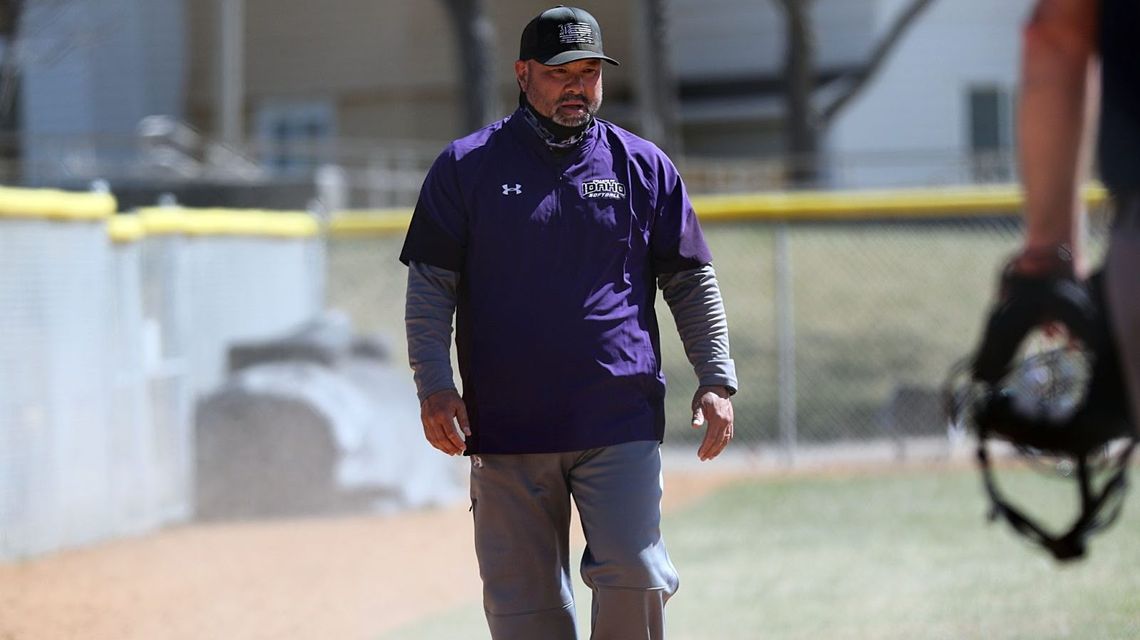 Al Mendiola’s coaching and character define his greatness at the College of Idaho