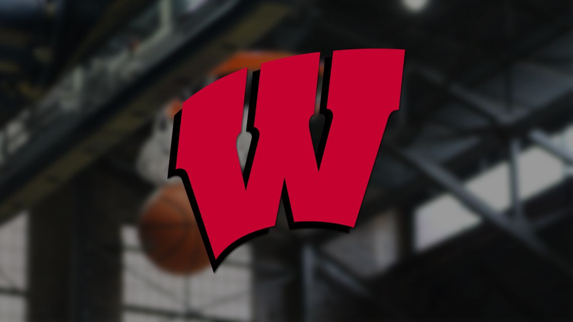 Davidson returning to Wisconsin for one more season