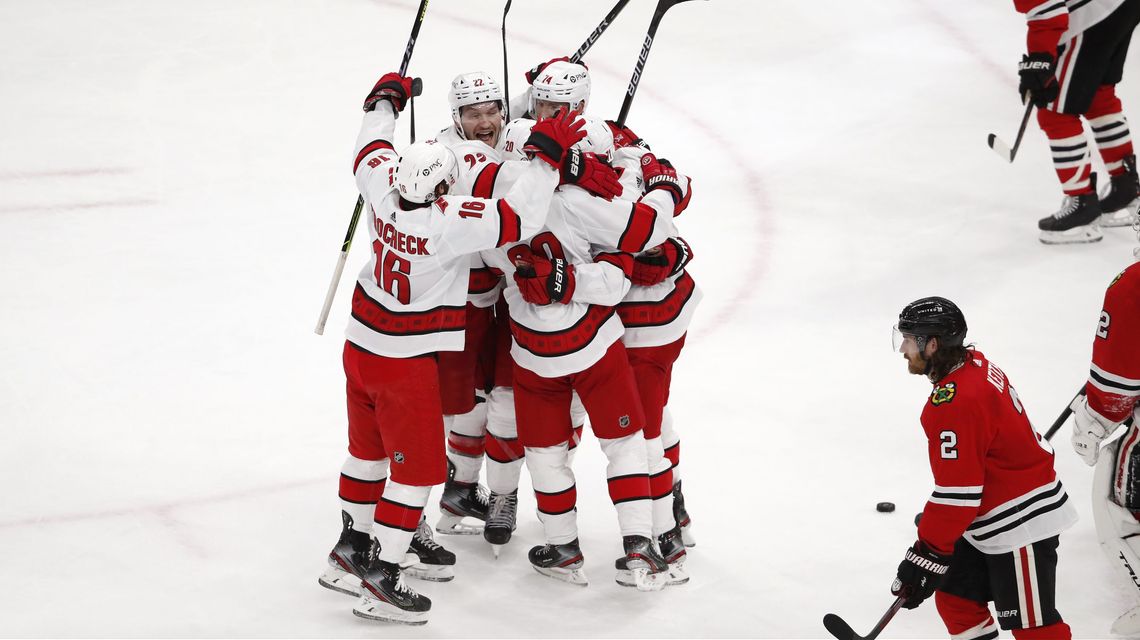 Fast’s late goal lifts Hurricanes to 4-3 win over Blackhawks