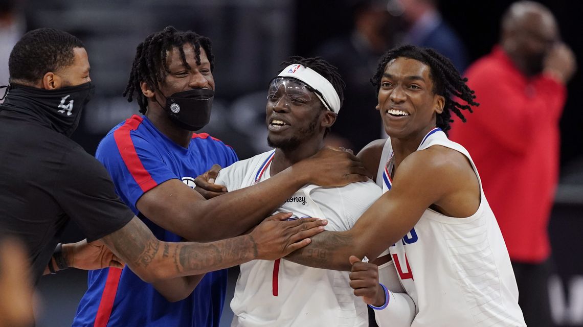 Jackson’s jumper gives Clippers 100-98 win over Pistons