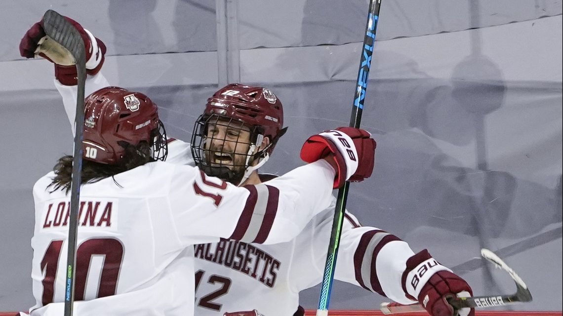 UMass tops two-time defending champion Minn. Duluth in semis