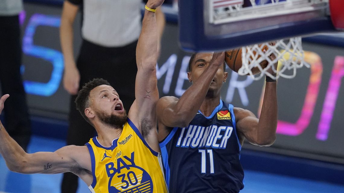 Curry’s 42, Green’s triple-double lead Warriors past Thunder