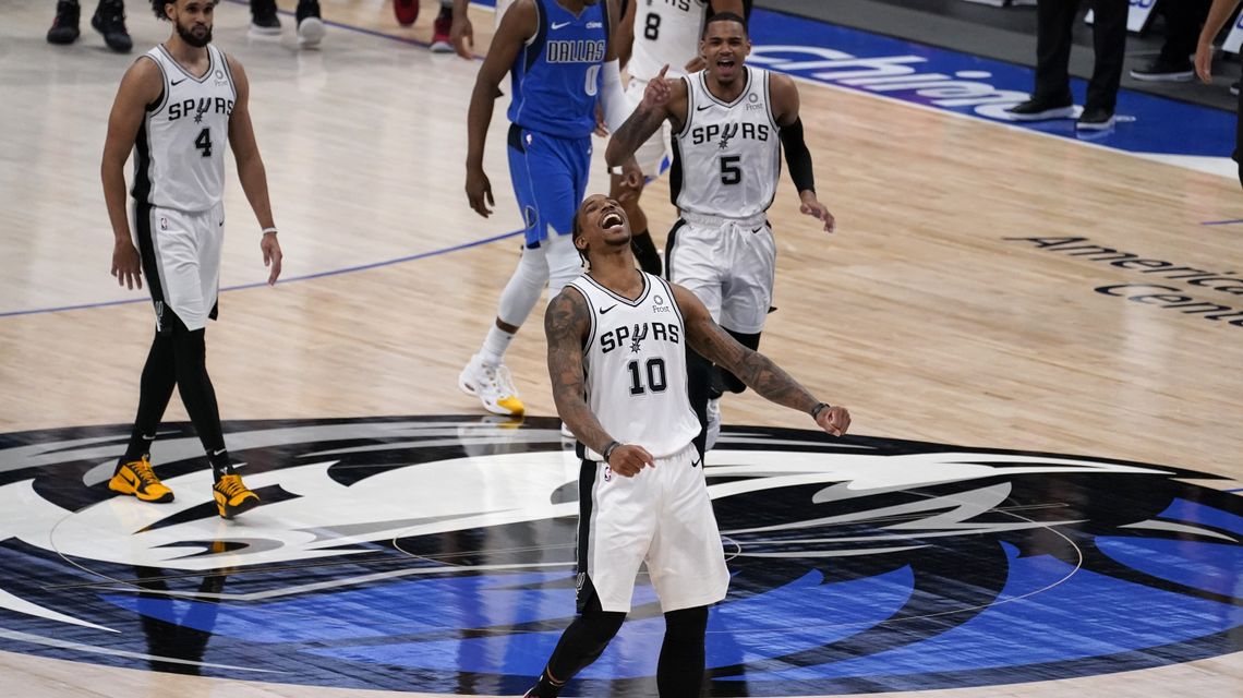 DeRozan ends Spurs’ skid with late shot to beat Mavs 119-117