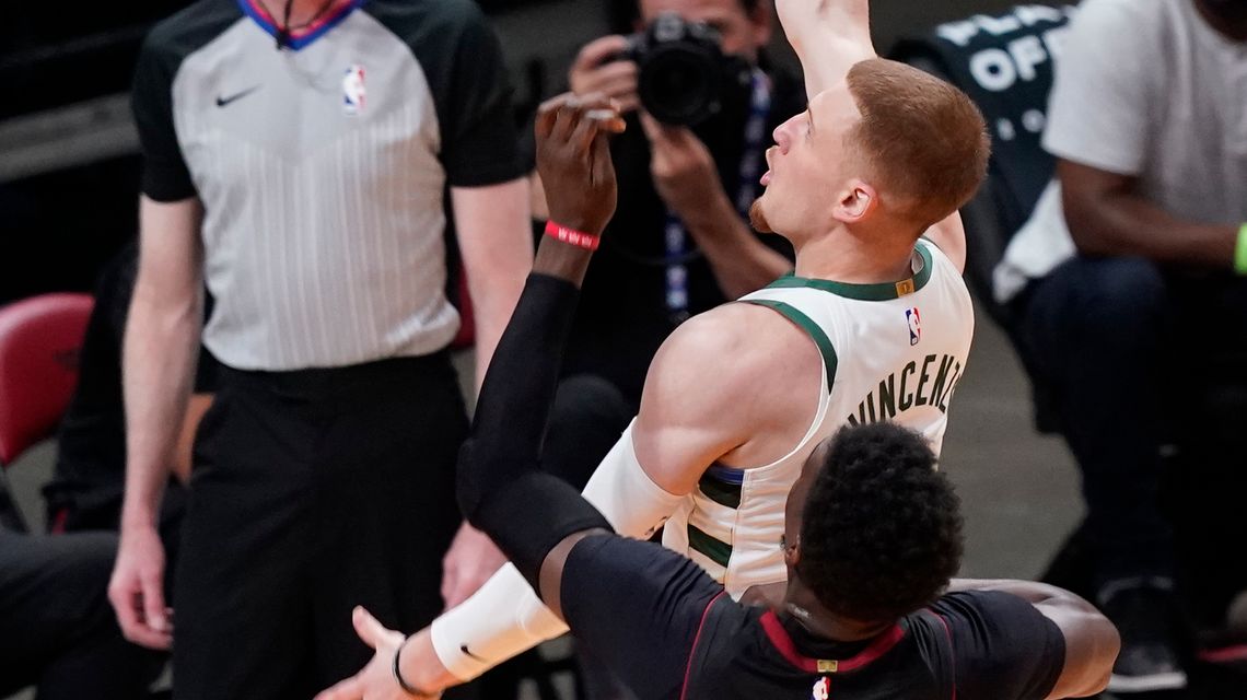 Bucks lose DiVincenzo for season with ankle injury