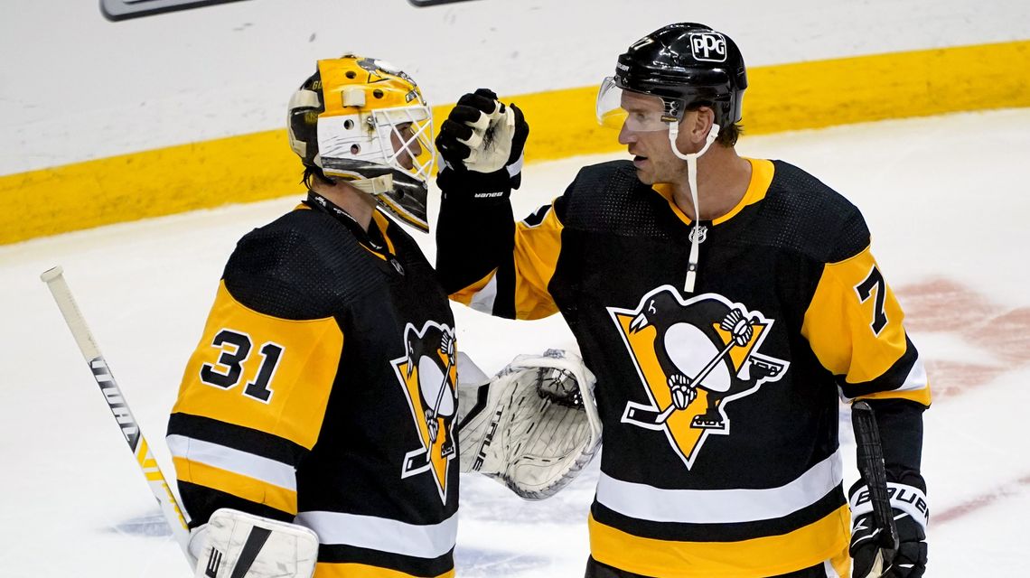 Carter, Lagace help Pens clinch home ice in first round