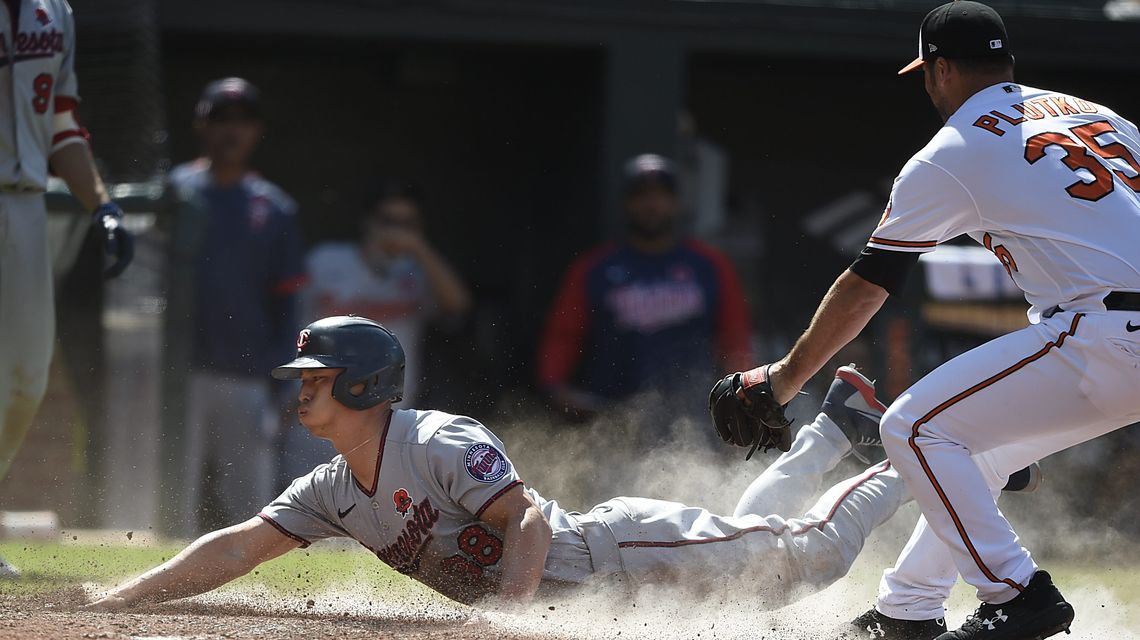 Refsnyder, Twins hand Orioles 14th straight loss, 3-2 in 10