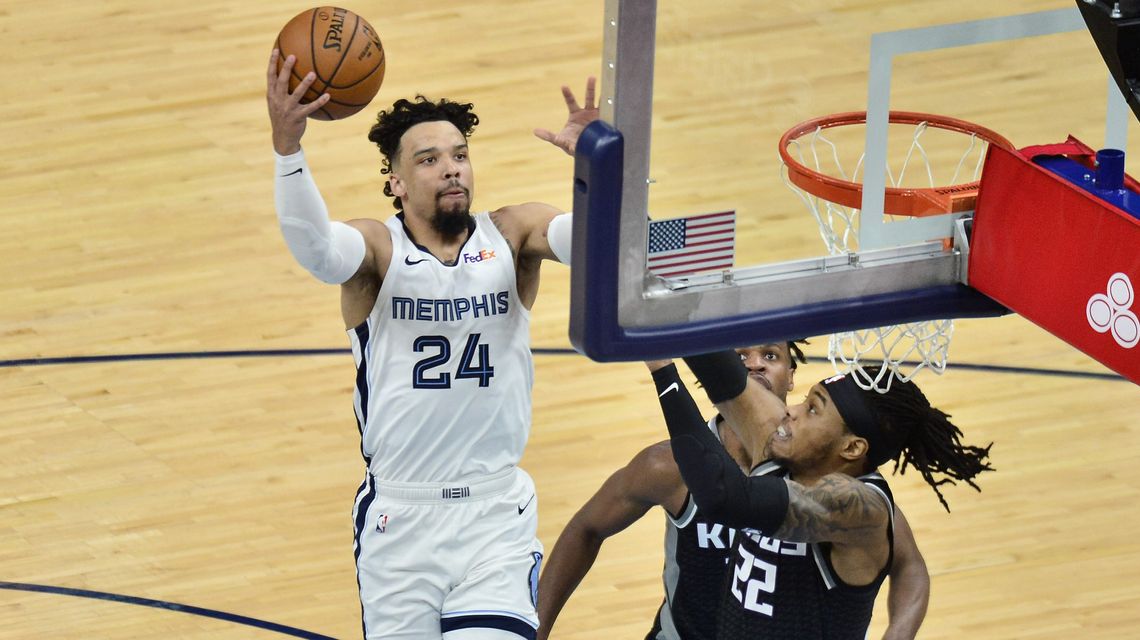 Brooks scores 30 as Grizzlies overcome Kings 116-110