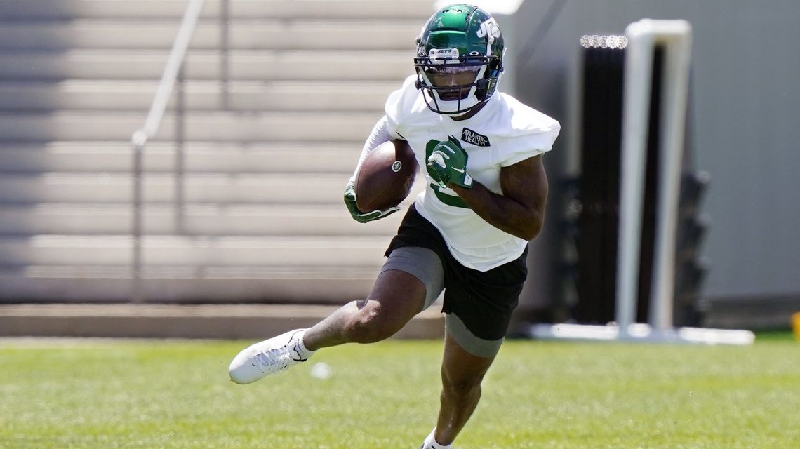 Jets versatile rookie WR Moore impressing with each catch