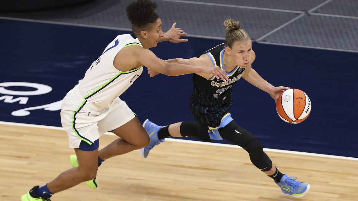 Vandersloot becomes 4th in WNBA history with 2,000 assists