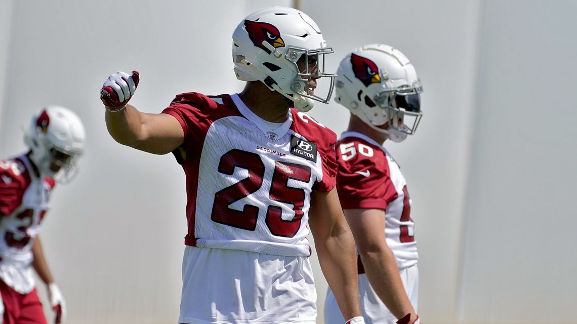 Cardinals sign 1st-round pick LB Collins to rookie deal