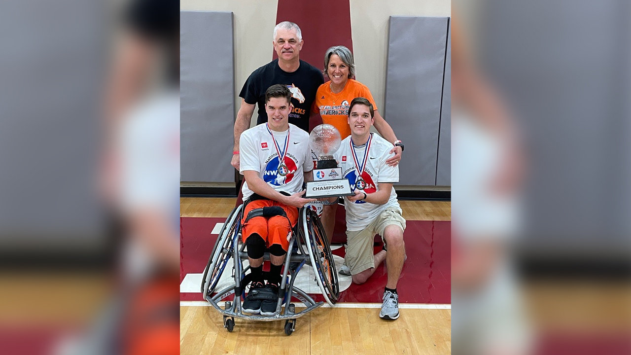 AJ Hummer helps lead UTA wheelchair basketball team to national title