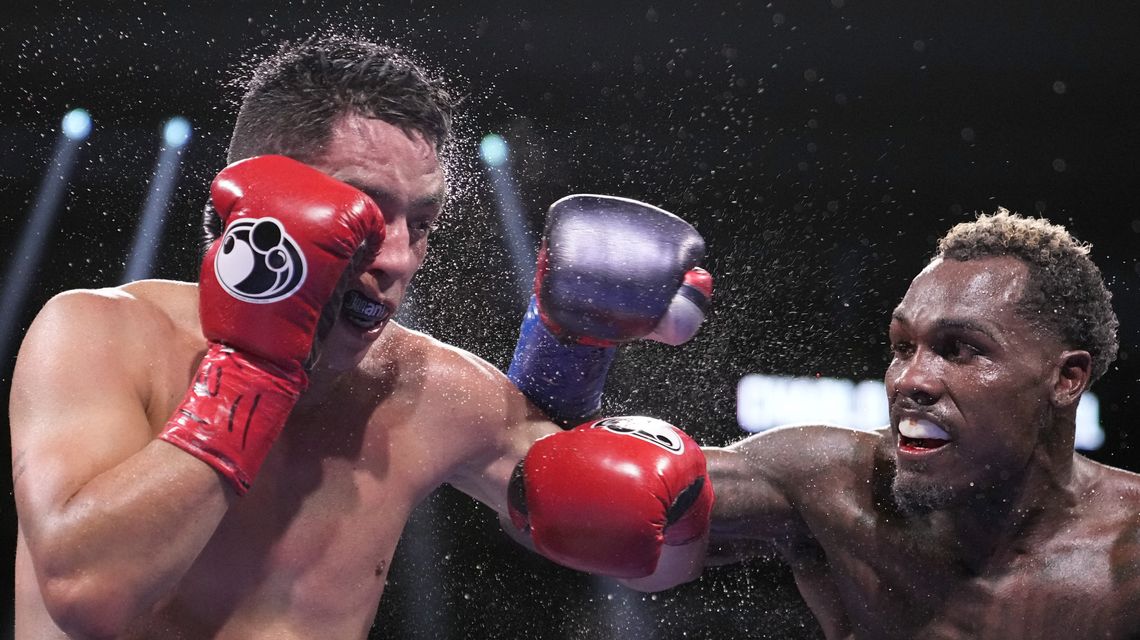 Charlo unanimously outpoints Montiel to retain title