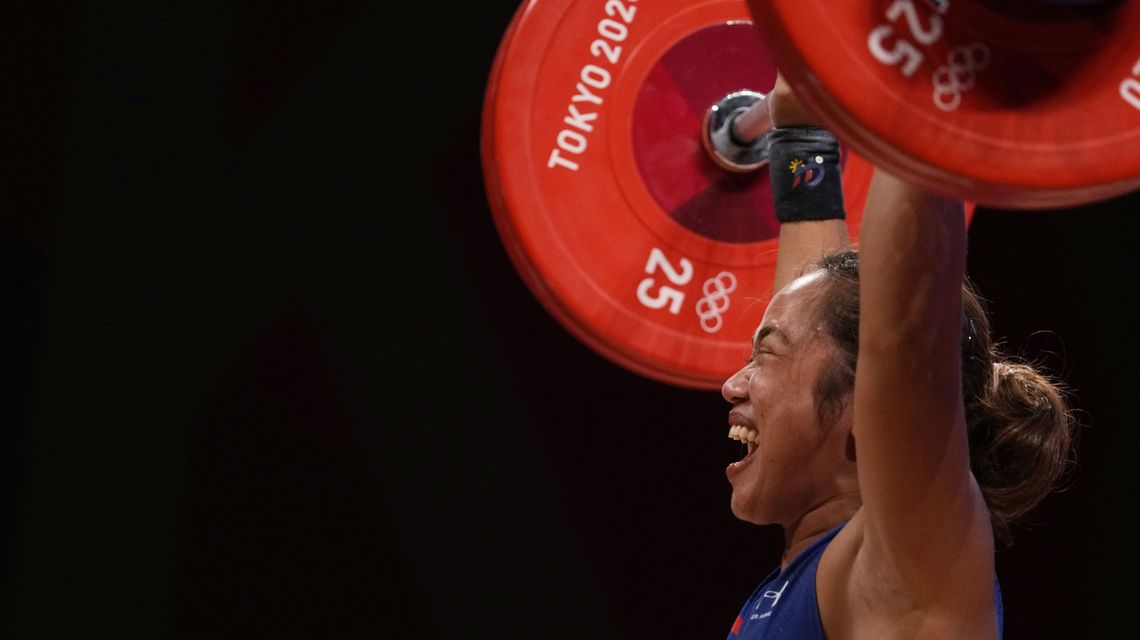 Weightlifter Diaz gets 1st Philippines gold, no China sweep