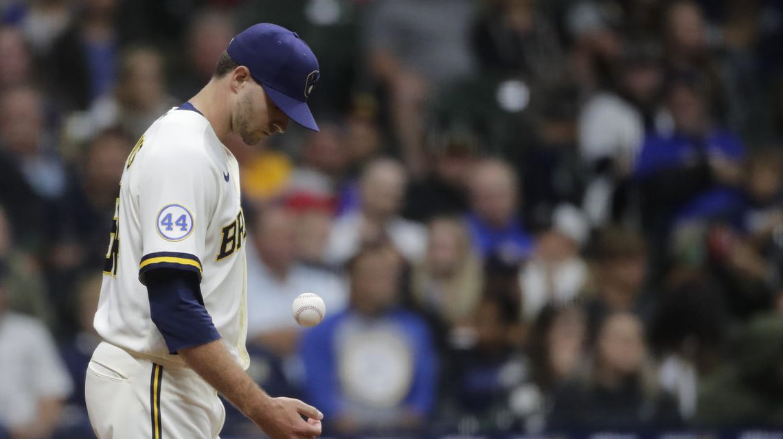 2 more Brewers positive for virus; Strickland, Cousins out