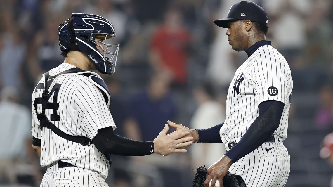 Chapman gets 1st save in over a month as Yanks beat Phillies