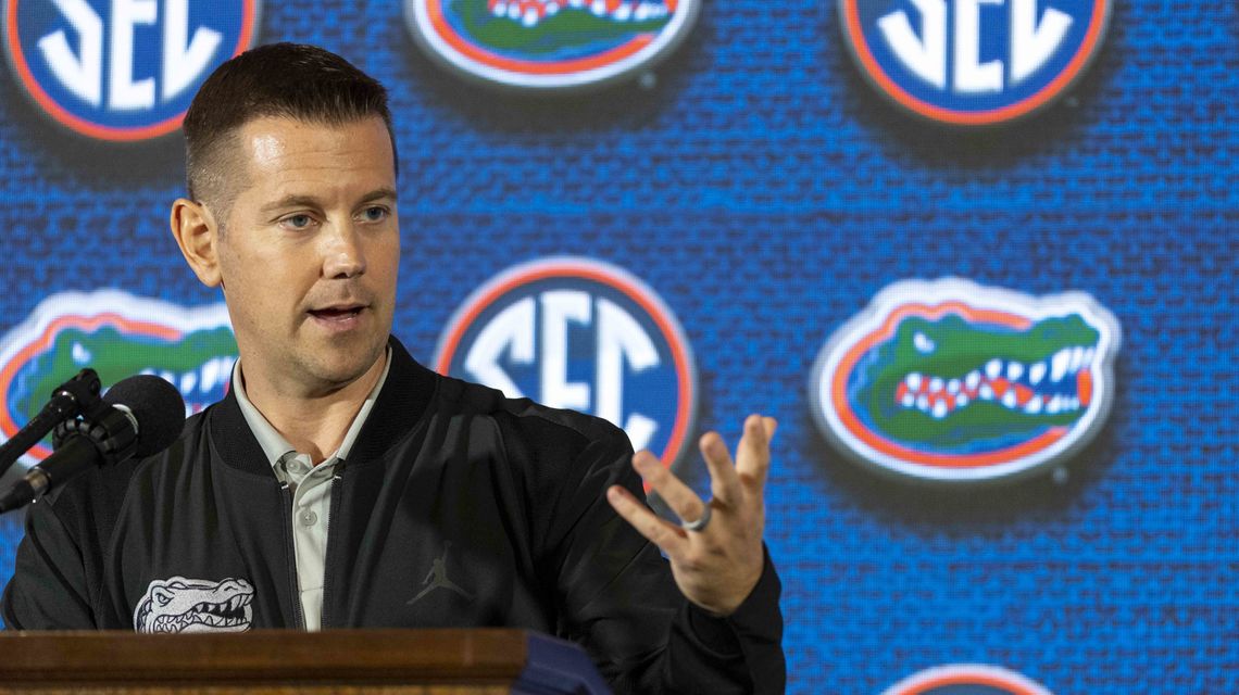 Florida’s women’s hoops coach resigns for ‘personal reasons’