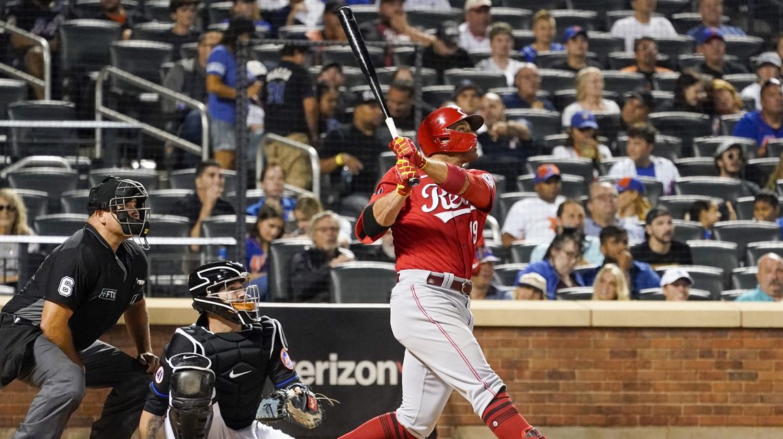 Joey Votto homers for 7th straight game, 1 shy of MLB record