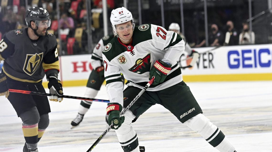 Wild re-sign Nick Bjugstad to 1-year, $900,000 contract