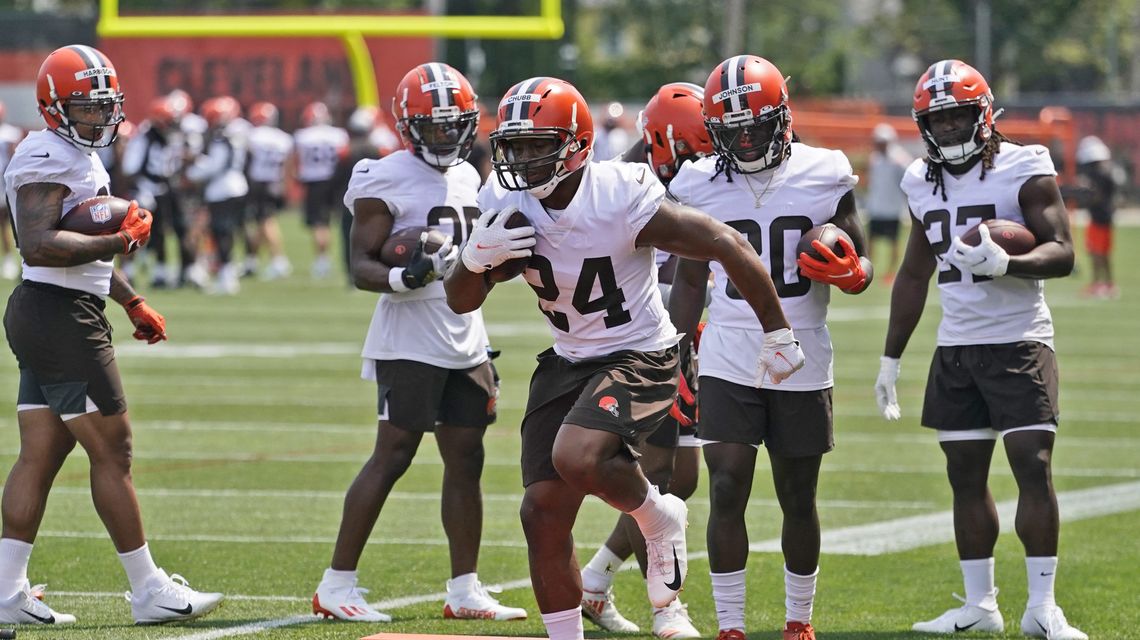 AP source: Browns, RB Nick Chubb agree to 3-year extension