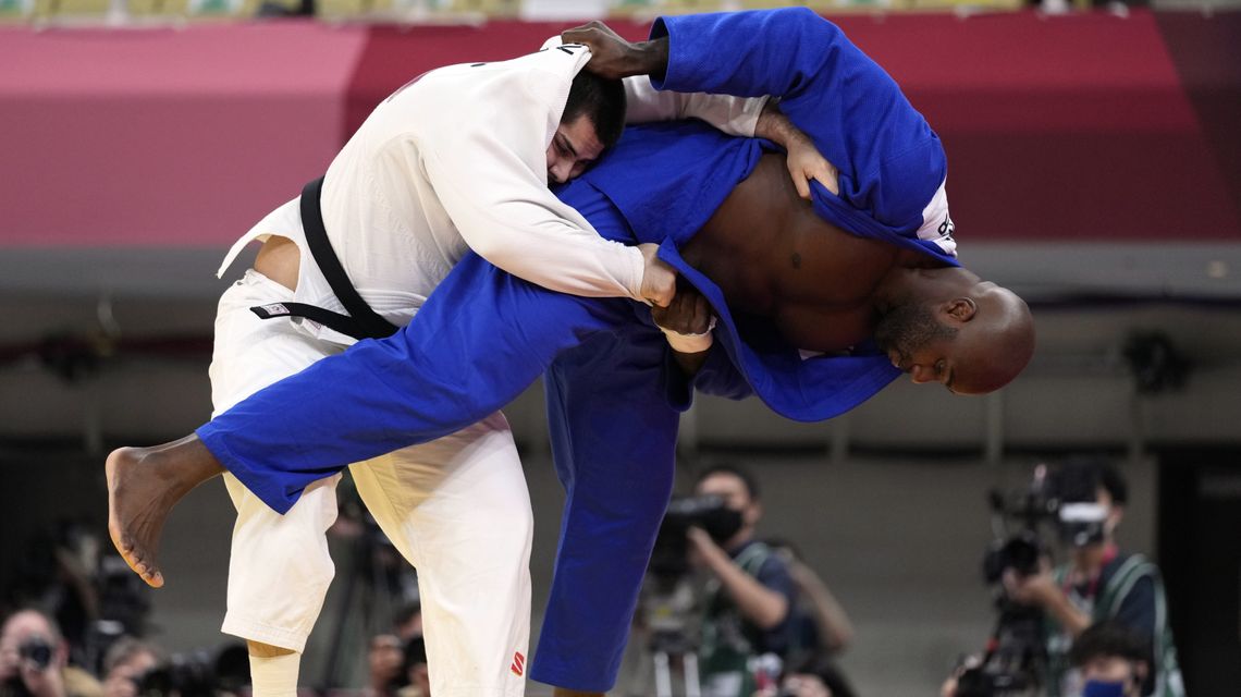 Judo star Teddy Riner misses gold mark, satisfied by bronze