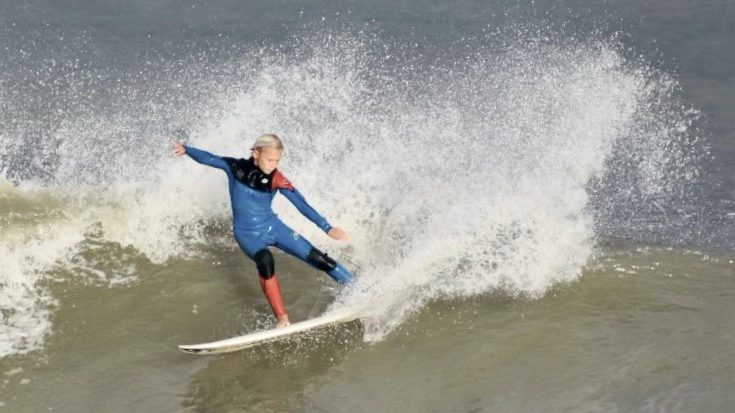 Cose Stoyanoff competes at U14 Toyota USA Surfing Championship