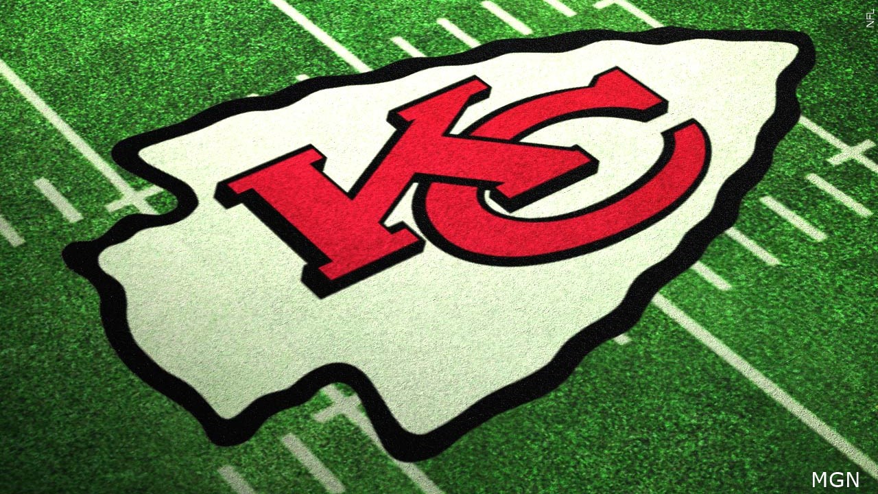 Chiefs start reporting for camp with roster 90% vaccinated