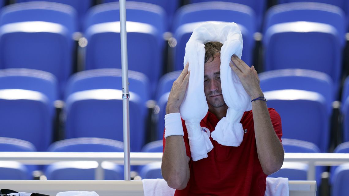 Grasping for air: Heat a major issue at Olympic tennis venue