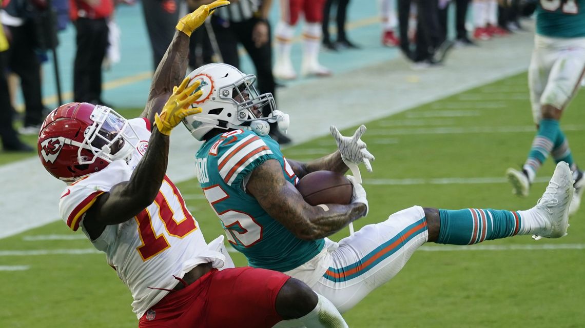 Dolphins WR Williams joins 3 TEs on the team’s COVID-19 list