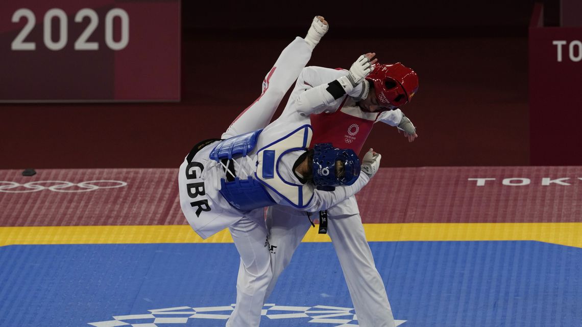 Iranian refugee beats 2-time Olympic taekwondo gold medalist